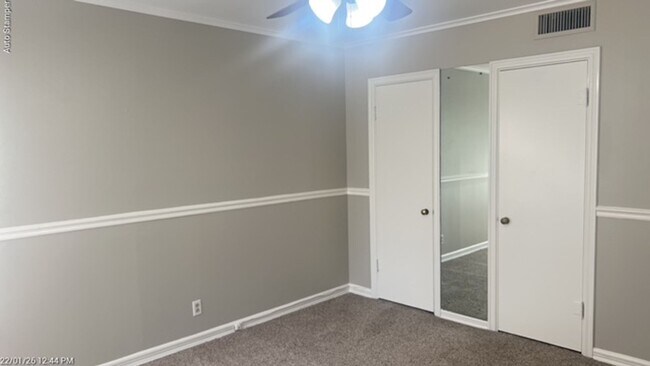 Building Photo - 3200 S Hills Ave