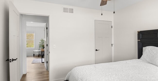 Building Photo - Furnished Home with Modern Amenities in Williamsburg