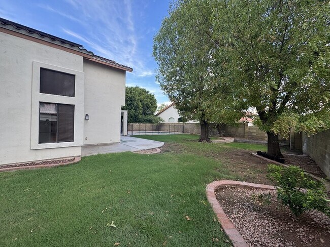 Building Photo - Marshall Ranch - Solar - Pool W/service included