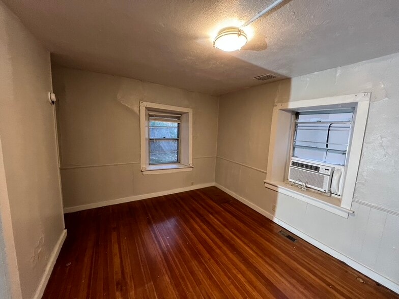 Building Photo - 1218 Connecticut St