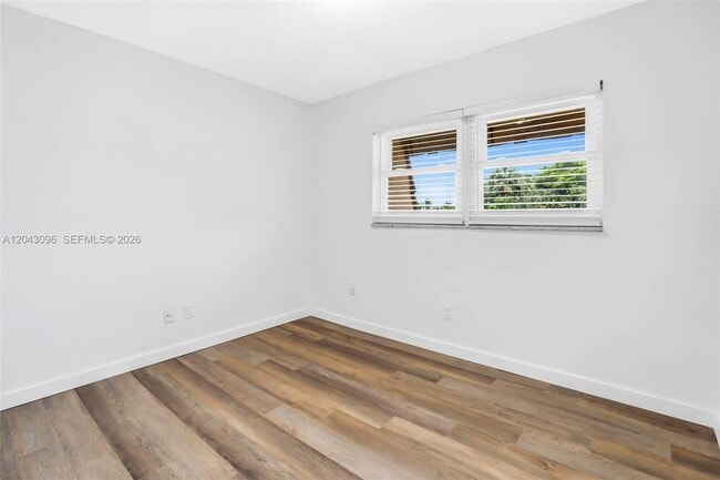 Building Photo - 22 Canterbury Ln
