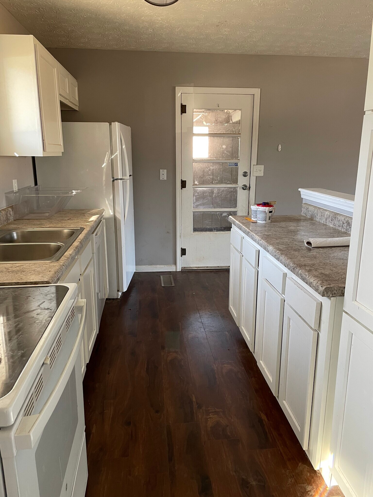 Building Photo - 1100 Riverton Dr