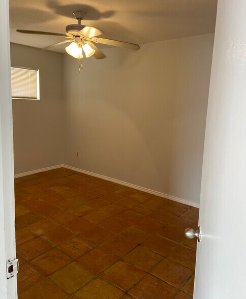 Bedroom - 1612 Colquitt St