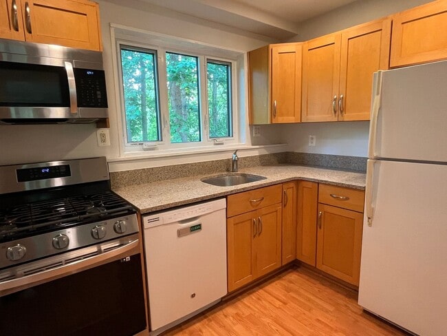 Building Photo - Great 2BR located in Northern Bethesda