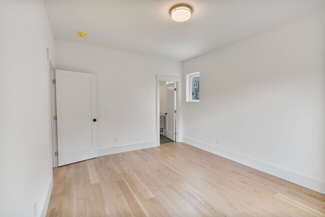 Building Photo - 129 French St