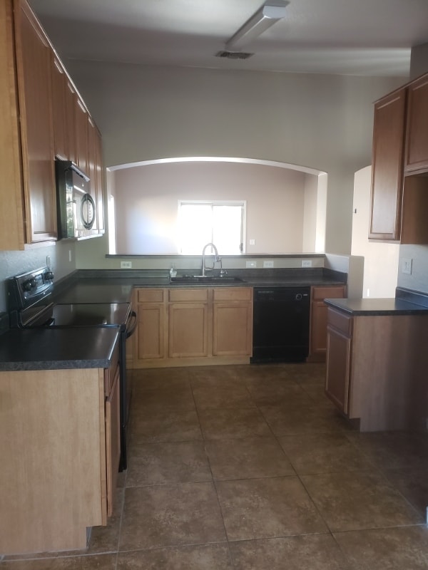 Building Photo - 743 E Wolf Hollow Dr