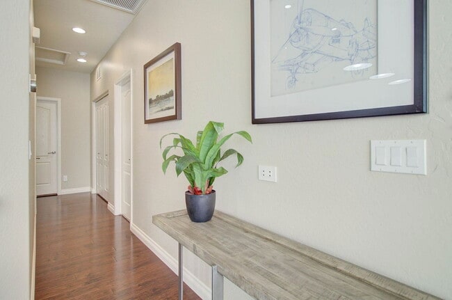 Building Photo - 1833 W Periwinkle Way