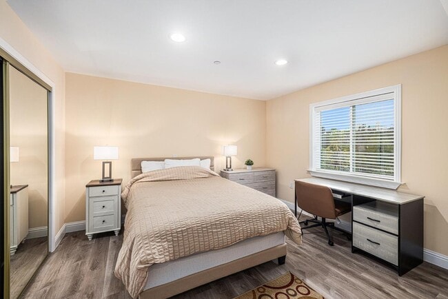 Building Photo - 2531 Wallace St