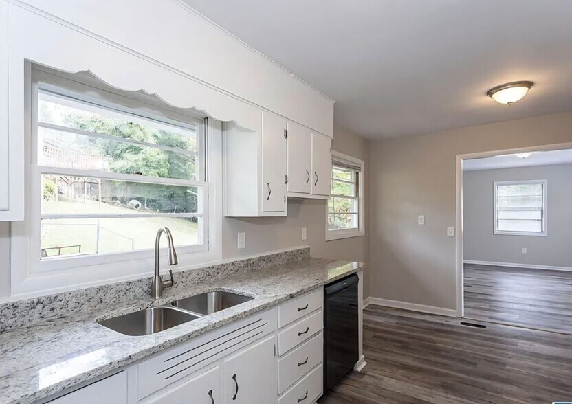 Building Photo - 1601 4th St NW