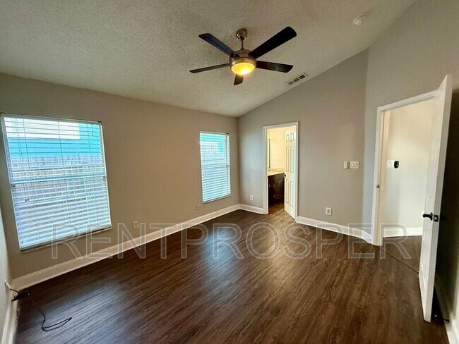 Building Photo - 9503 Rosewalk Ct