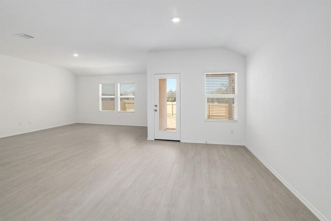 Building Photo - 105 Arbordale St