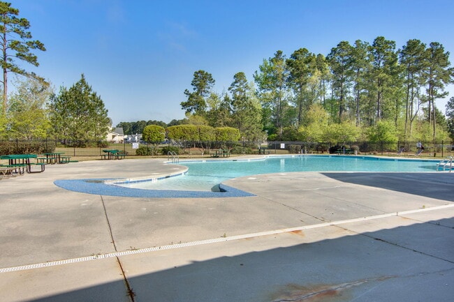 Building Photo - 200 Woodward Rd