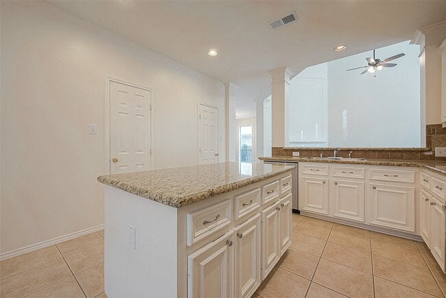 Building Photo - 21411 Willow Glade Dr