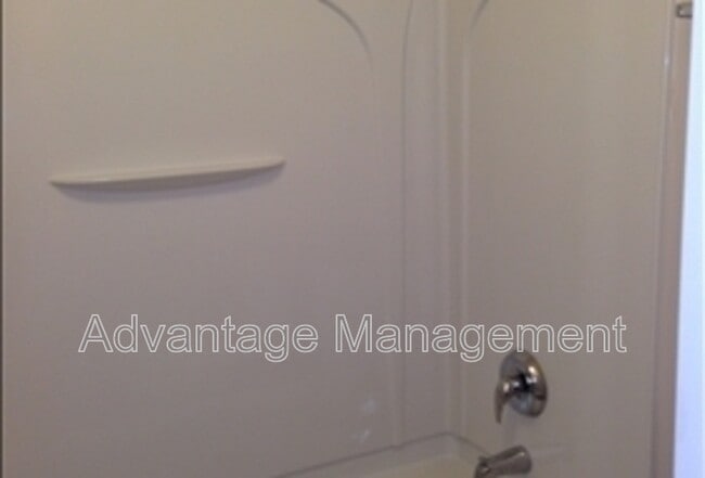 Building Photo - 105 Daybreak Ln