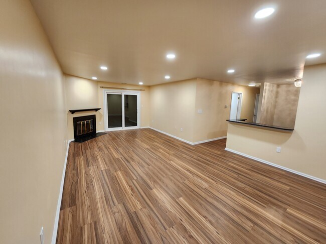 Building Photo - 33 Cypress Ct