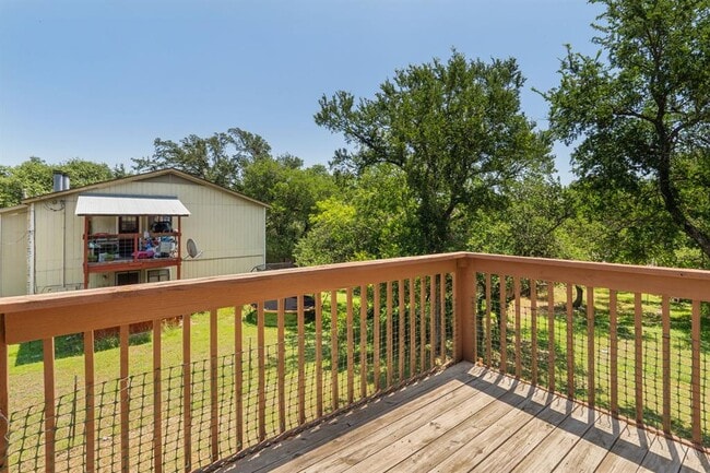 Building Photo - 302 Algerita Dr