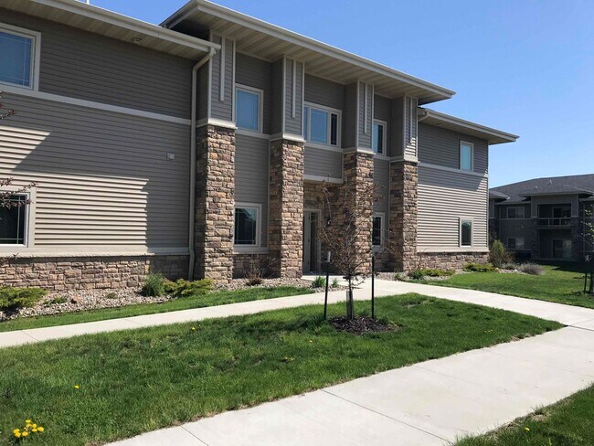 Building Photo - 2810 Bobcat Dr