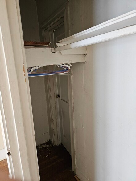 Building Photo - 2427 Hazard St