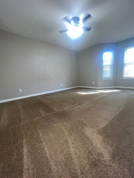 Building Photo - 511 Bernard Ave