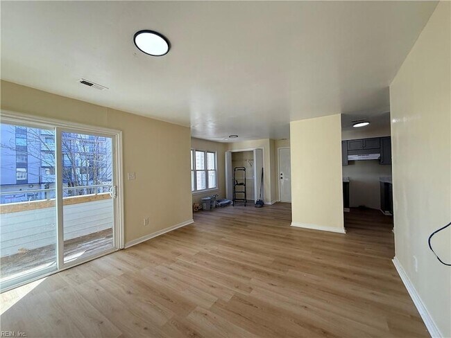 Building Photo - 97 28th St