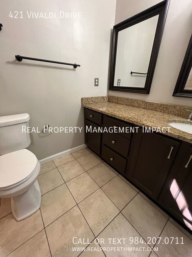 Building Photo - 421 Vivaldi Dr