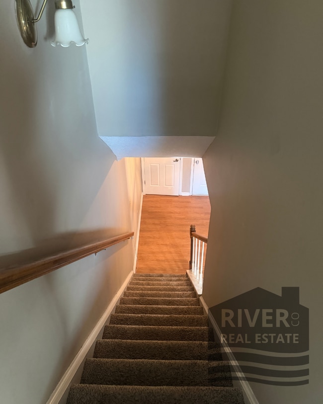 Building Photo - 212 Woodcastle Dr