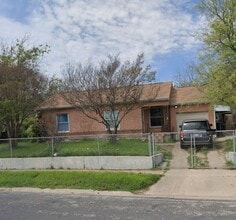 Building Photo - 903 Conder St