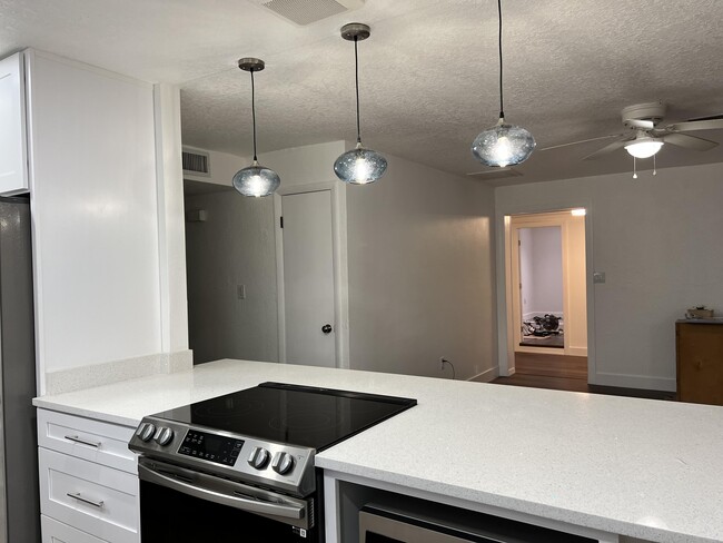 Building Photo - 1934 Wallace Ave