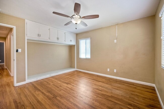 Building Photo - Spacious Rolando Home with Entertainer’s Backyard & Tons of Space!