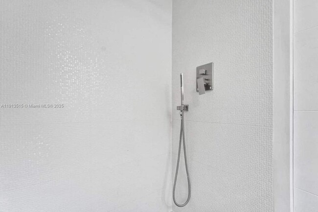 Building Photo - 1241 Hollywood Blvd