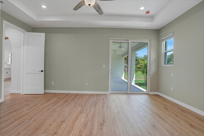 Building Photo - 9420 165th Pl N