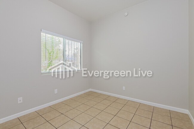 Building Photo - 149 W Lee St