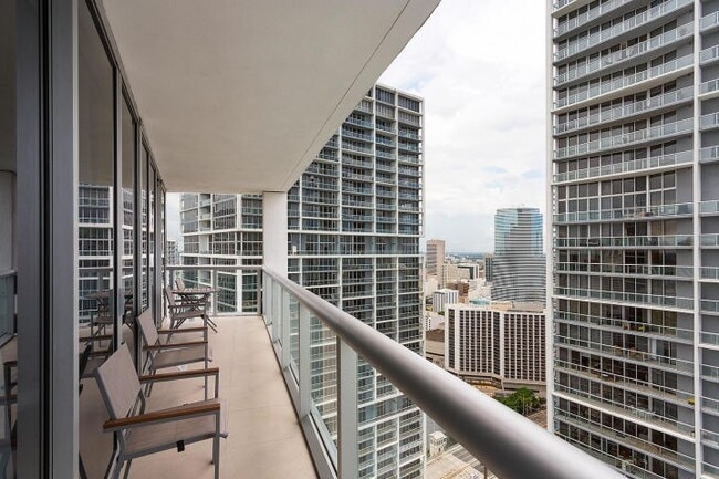 Building Photo - Icon Brickell Unit 4010