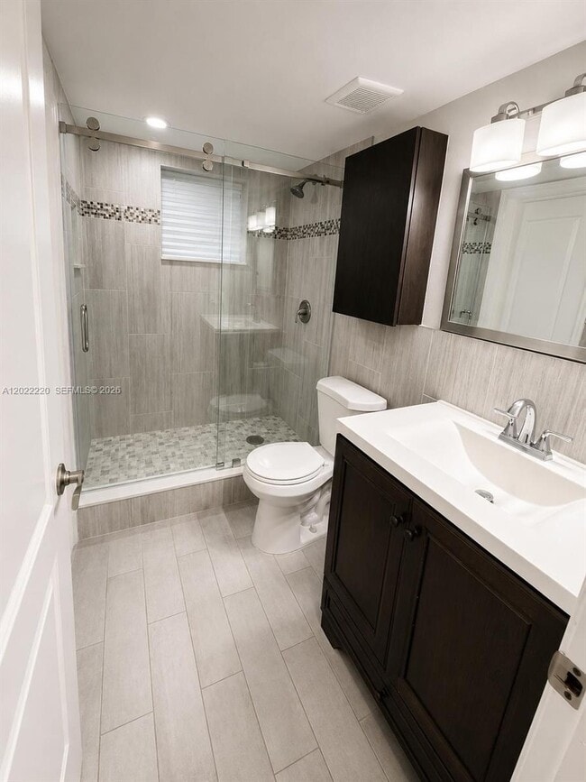 Building Photo - 1635 W 44th Pl
