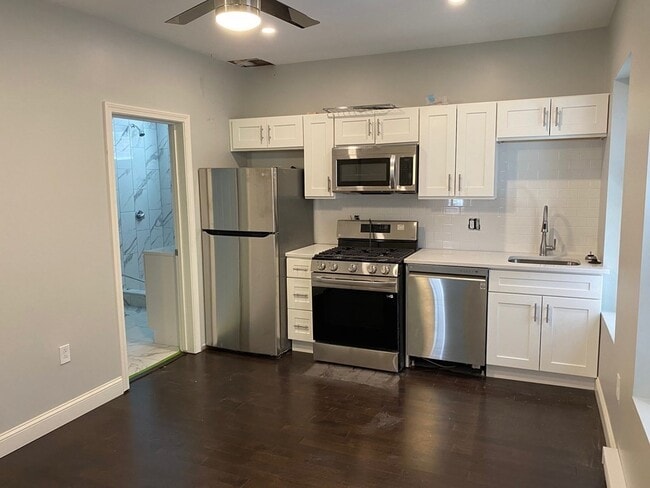 Primary Photo - 45 Charter St