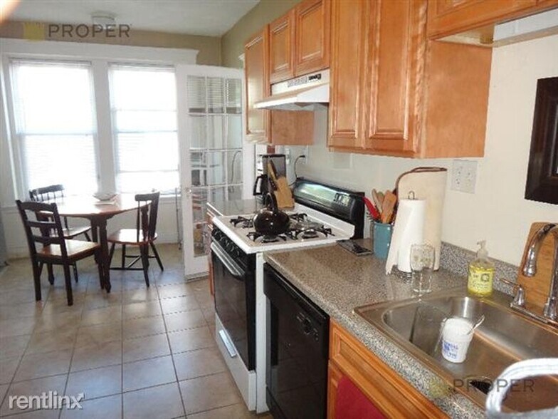 Building Photo - 5 Vinal St