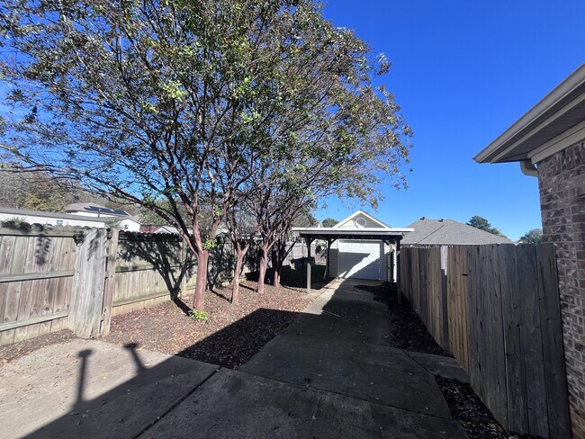 Building Photo - 29 Oak Crest Dr