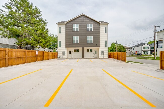 Building Photo - 3146 Forest Park Blvd
