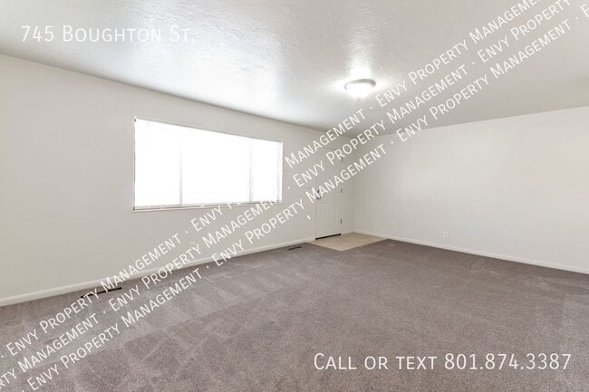 Building Photo - 745 Boughton St