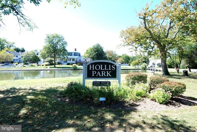 Building Photo - 215 E Chew Ave