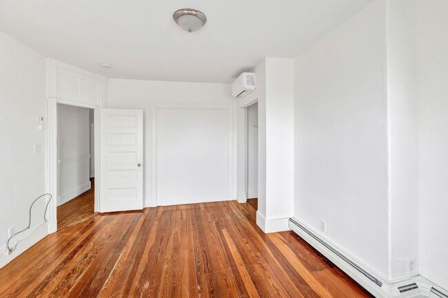 Building Photo - 866 Huntington Ave