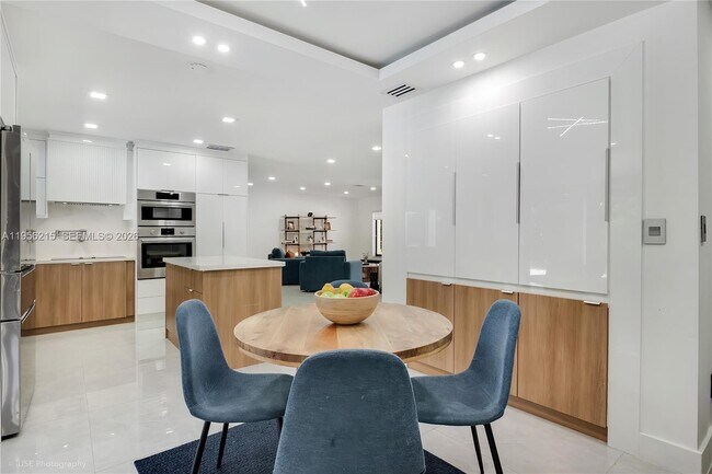 Building Photo - 17203 SW 78th Pl