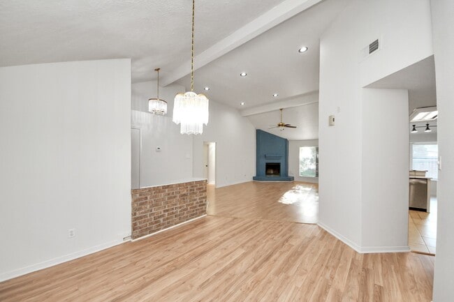 Building Photo - 3611 Bee Bayou Ln