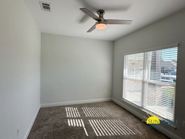 Building Photo - Beautiful 4 Bedroom Home in the Heart of Navarre!