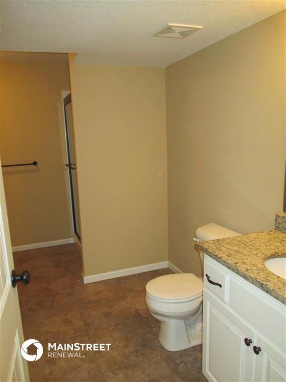 Building Photo - 104 Golfview Dr