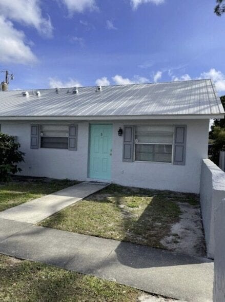 Building Photo - 1596 40th Ave