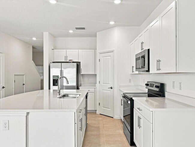 Building Photo - 5739 Archipelago St