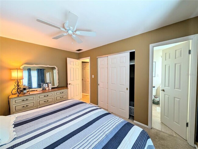 Building Photo - 1841 Sunny Dr