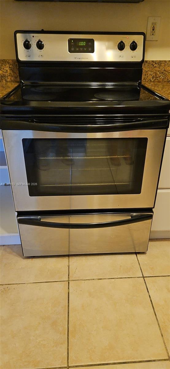 Building Photo - 5200 NE 24th Terrace