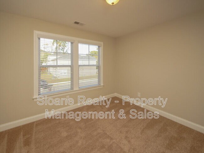 Building Photo - 4137 Rigsby Ln